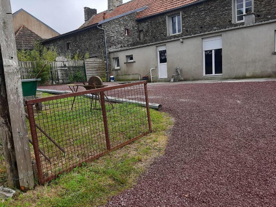 Villa Ferme de la roque Millieres Exterior foto